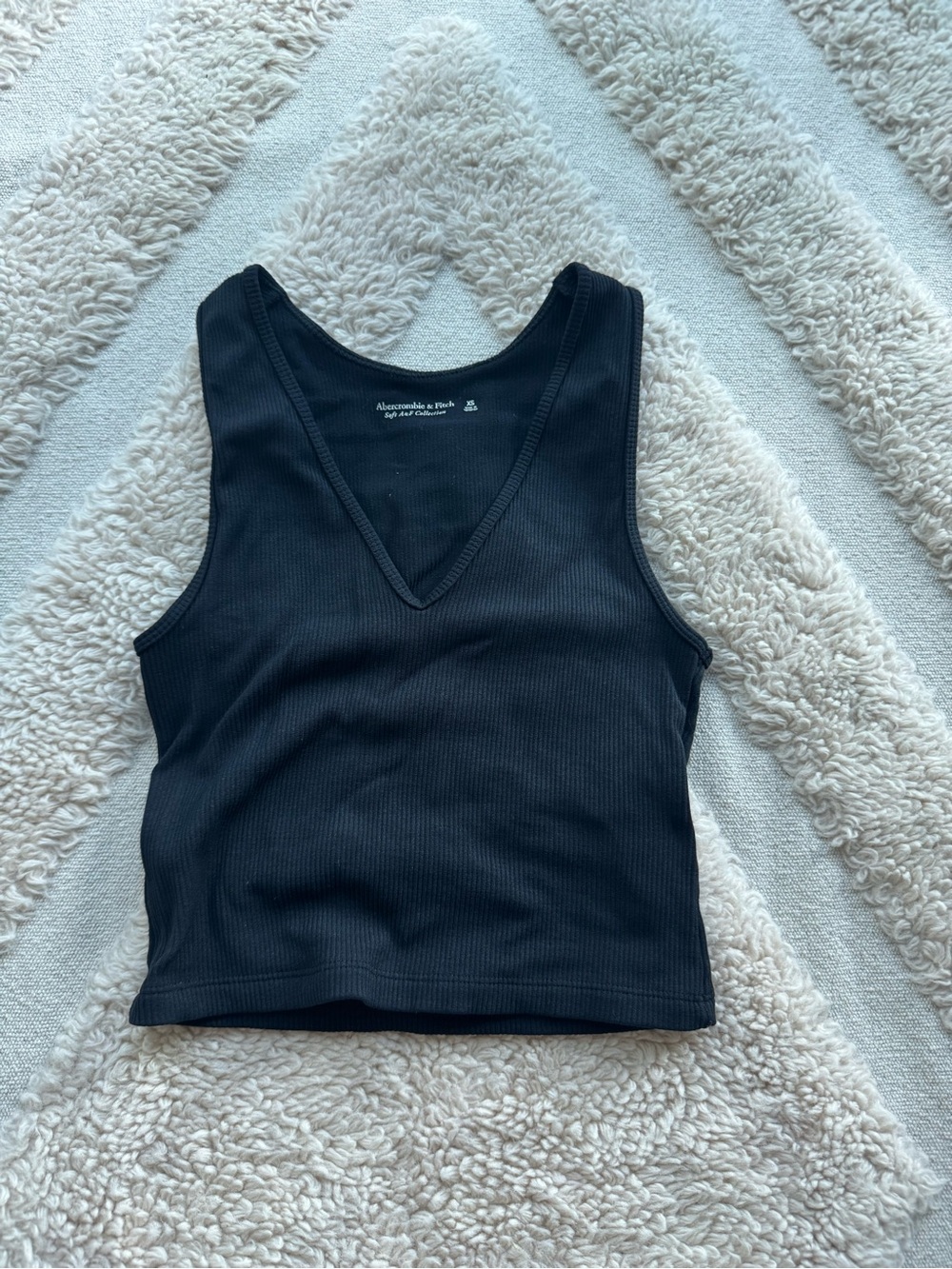 Abercrombie & Fitch Black Ribbed V-Neck Crop Tank Top